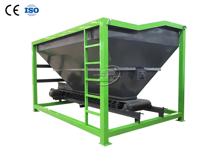 Feeding bin for loader