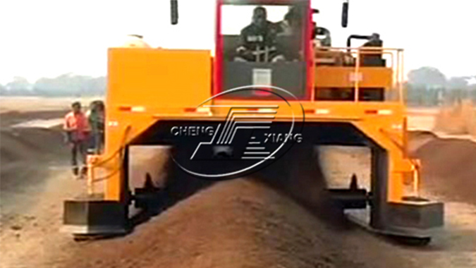 Crawler-type Composting Machine